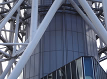 写真：東京スカイツリー　エレベーター塔、展望台外装パネル 詳細